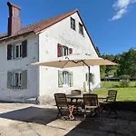 La Chaumiere *